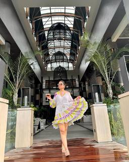 Hina Khan feet photo thumbnail