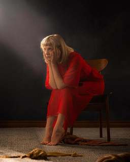 Aurora Aksnes feet photo thumbnail