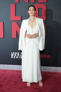 Emmy Rossum feet photo thumbnail