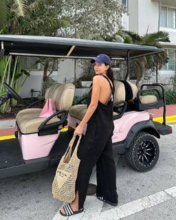 Zaira Nara feet photo thumbnail