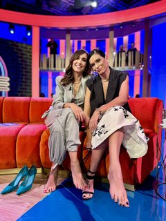 Caterina Balivo feet photo thumbnail