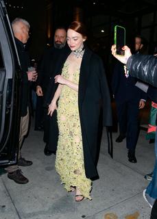 Emma Stone feet photo thumbnail