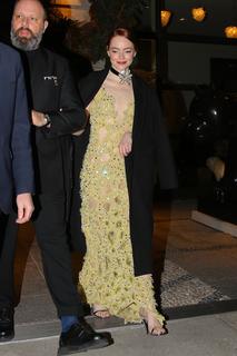 Emma Stone feet photo thumbnail