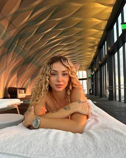 Charly Jordan feet photo thumbnail