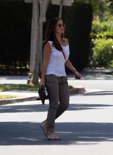Minka Kelly feet photo thumbnail