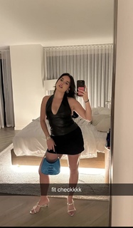 Natalie Noel Mariduena feet photo thumbnail