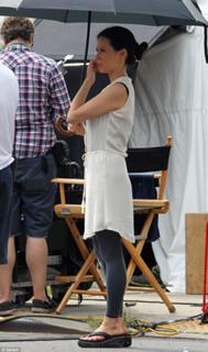 Lucy Liu feet photo thumbnail