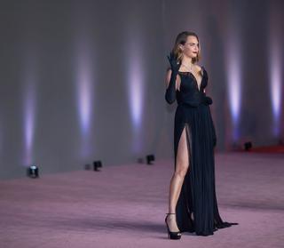 Cara Delevingne feet photo thumbnail