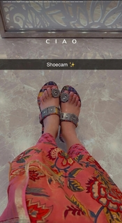 Anushka Sen feet photo thumbnail