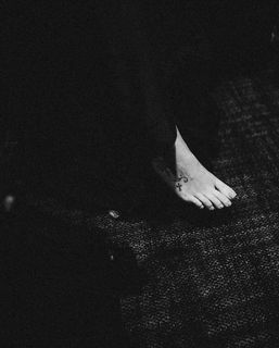 Joss Stone feet photo thumbnail
