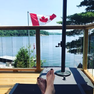Kathleen Robertson feet photo 1