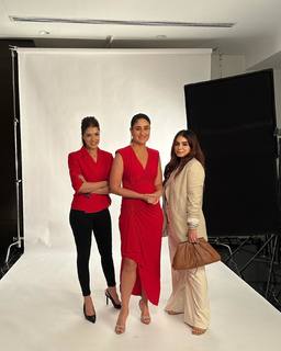 Kareena Kapoor feet photo thumbnail