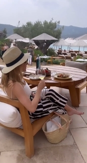 Katheryn Winnick feet photo thumbnail