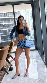 Jen Selter feet photo thumbnail