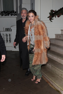 Rita Ora feet photo thumbnail