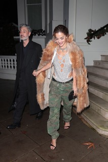 Rita Ora feet photo thumbnail