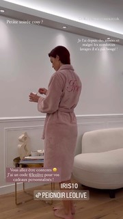 Iris Mittenaere feet photo thumbnail