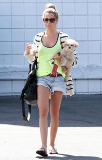 Ashley Tisdale feet photo thumbnail