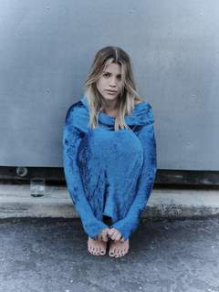 Sofia Richie feet photo thumbnail