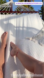 Julieta Prandi feet photo thumbnail