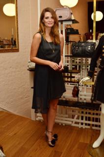 Mischa Barton feet photo thumbnail