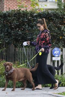 Alessandra Ambrosio feet photo thumbnail