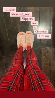 Katharine McPhee feet photo thumbnail