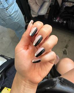 Shay Mitchell feet photo thumbnail