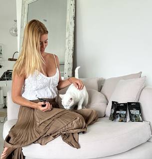 Nicole Neumann feet photo thumbnail