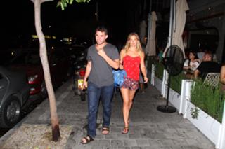 Bar Refaeli feet photo thumbnail