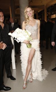 Karolina Kurkova feet photo thumbnail