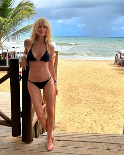 Julieta Prandi feet photo thumbnail