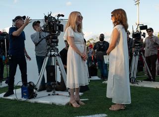 Julianne Moore feet photo thumbnail