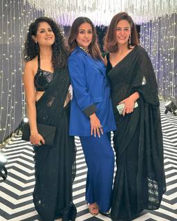 Hina Khan feet photo thumbnail