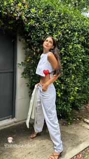 Zaira Nara feet photo thumbnail