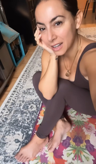 Claudia Lizaldi feet photo thumbnail