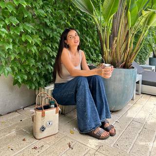 Zaira Nara feet photo thumbnail