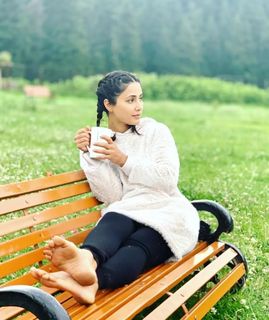 Hina Khan feet photo thumbnail