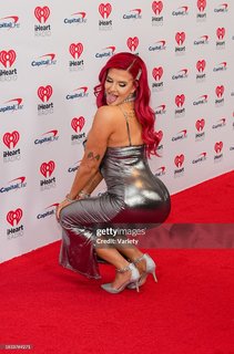 Justina Valentine feet photo thumbnail