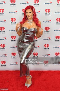 Justina Valentine feet photo thumbnail