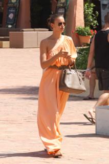 Irina Shayk feet photo thumbnail