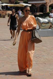 Irina Shayk feet photo thumbnail