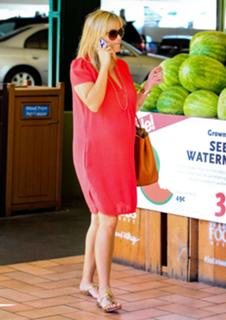 Reese Witherspoon feet photo thumbnail