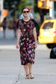 Keira Knightley feet photo thumbnail