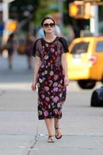 Keira Knightley feet photo thumbnail