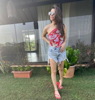 Hansika Motwani feet photo thumbnail