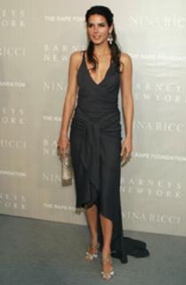 Angie Harmon feet photo thumbnail