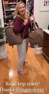 Angela Kinsey feet photo thumbnail