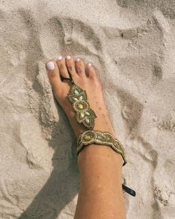 Nicole Neumann feet photo thumbnail