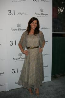 Kate Walsh feet photo thumbnail